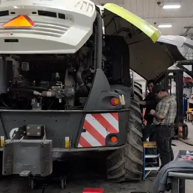 Claas combine service work
